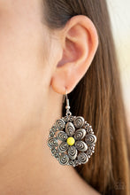 Load image into Gallery viewer, Grove Groove - Yellow earring C031
