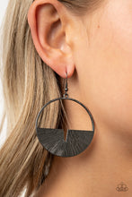 Load image into Gallery viewer, Reimagined Refinement - Black earring 1660
