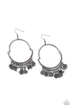 Load image into Gallery viewer, Speed of SPOTLIGHT - Black earring 556
