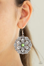 Load image into Gallery viewer, Grove Groove - Green earring 819
