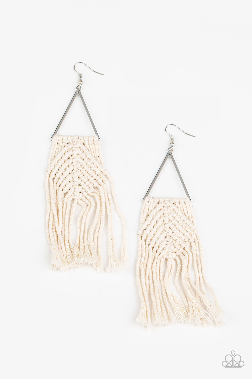 Macrame Jungle - White earring 640
