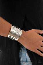 Load image into Gallery viewer, Get Your Bloom On - Silver cuff bracelet 570
