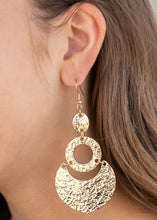 Load image into Gallery viewer, Shimmer Suite - Gold earring 1509
