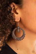 Load image into Gallery viewer, Solar Orbit - Copper earring D071
