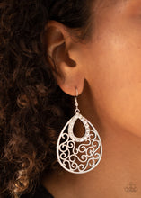 Load image into Gallery viewer, Seize The Stage - White earring 940
