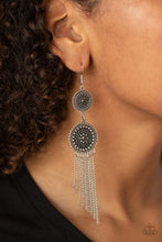 Load image into Gallery viewer, Medallion Mecca - Silver earring 1620
