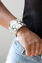 Load image into Gallery viewer, Garden Fiesta - White cuff bracelet A029
