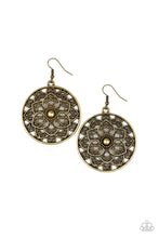 Load image into Gallery viewer, Petal Prana - Brass earring 891
