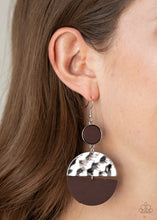 Load image into Gallery viewer, Natural Element - Brown earring 1945

