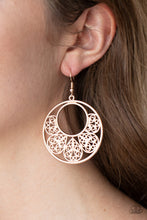 Load image into Gallery viewer, Petal Promenade - Rose Gold earring 855
