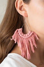 Load image into Gallery viewer, Wanna Piece Of MACRAME? - Pink earring 1570
