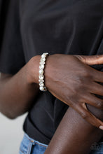 Load image into Gallery viewer, Frosted Finery - White bracelet 1883
