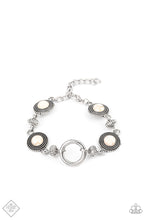 Load image into Gallery viewer, Musical Mountains - White bracelet 1749
