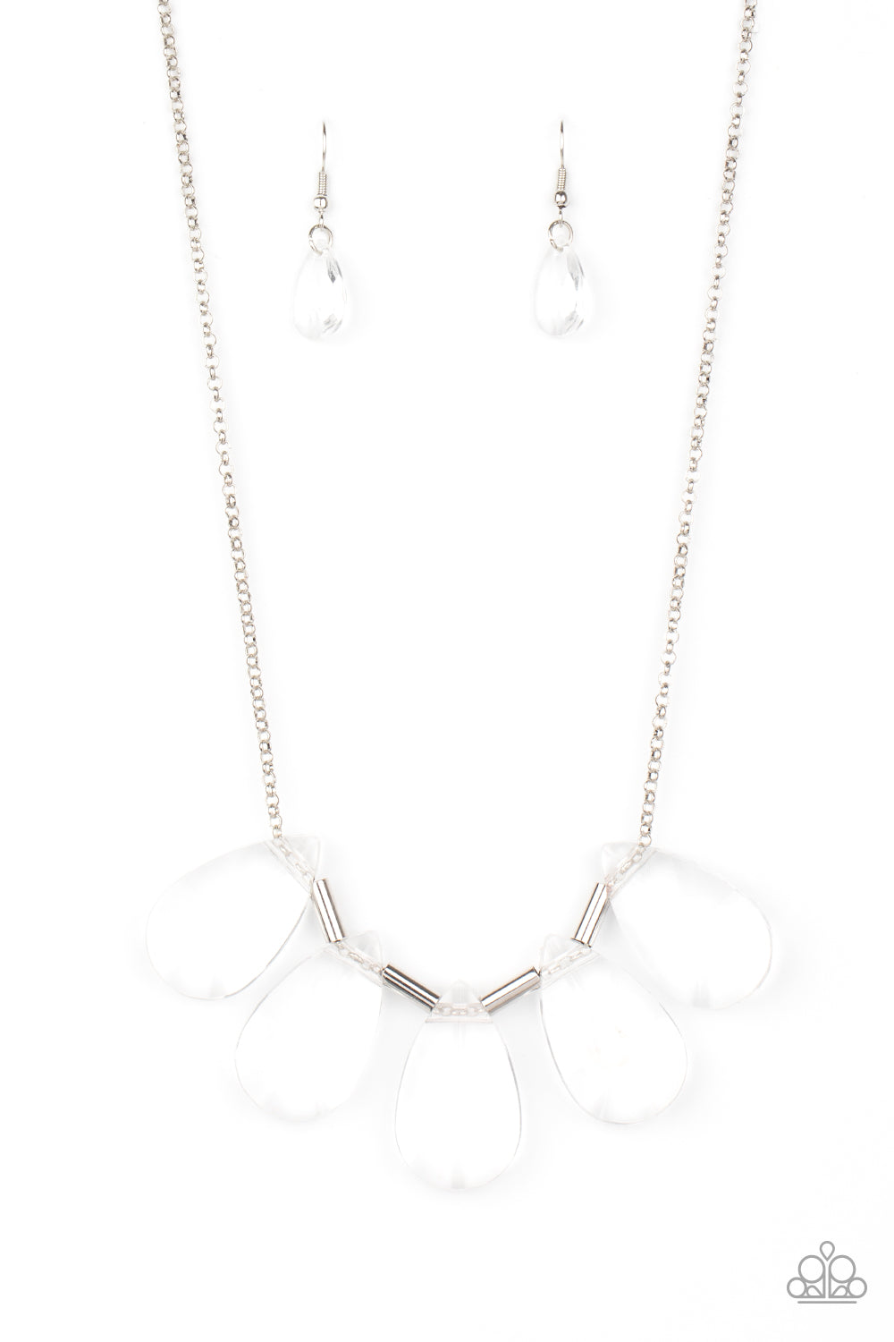 HEIR It Out - White necklace 1617