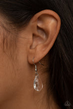 Load image into Gallery viewer, HEIR It Out - White necklace 1617
