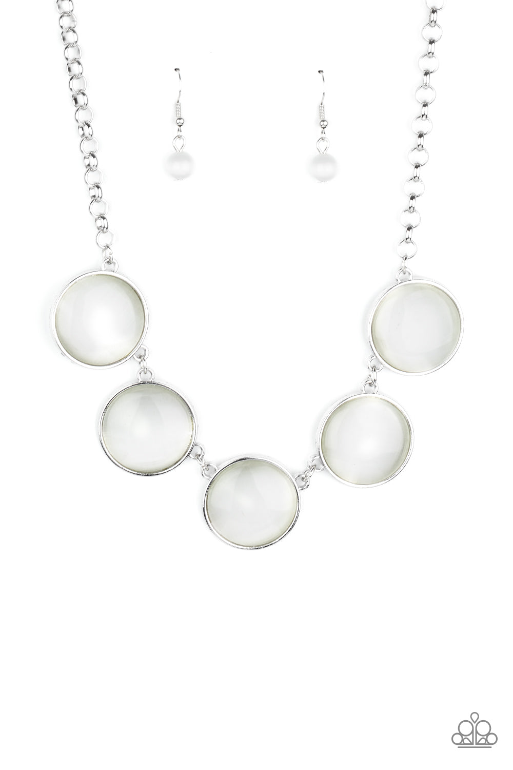 Ethereal Escape - White necklace 1911