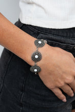 Load image into Gallery viewer, Mojave Mandalas - White bracelet 1714
