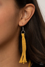 Load image into Gallery viewer, Look At MACRAME Now - Yellow necklace A019
