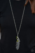 Load image into Gallery viewer, Feather Flair - Green necklace 1791
