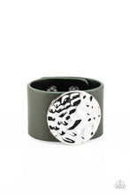 Load image into Gallery viewer, The Future Looks Bright - Green snap bracelet C028
