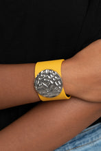 Load image into Gallery viewer, The Future Looks Bright - Yellow snap bracelet C028
