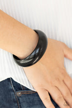 Load image into Gallery viewer, Whimsically Woodsy - Black bracelet 534
