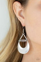 Load image into Gallery viewer, Mystical Moonbeams - Silver earring 522
