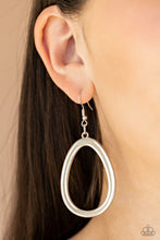 Load image into Gallery viewer, Casual Curves - Silver earring 1682
