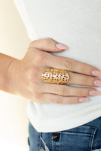Load image into Gallery viewer, Full Out Frill - Gold ring 609
