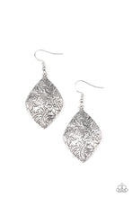 Load image into Gallery viewer, Flauntable Florals - Silver earring 1836
