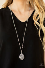 Load image into Gallery viewer, Wearable Wildflowers - Silver necklace 1838
