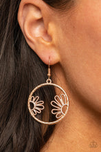Load image into Gallery viewer, Demurely Daisy - Rose Gold earring 2195

