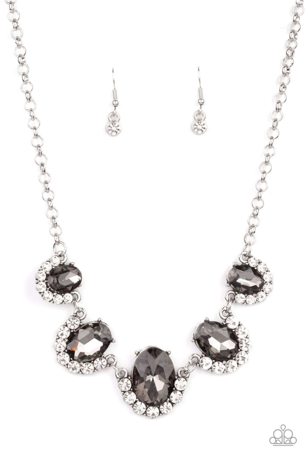 The Queen Demands It - Silver necklace 2106