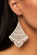 Load image into Gallery viewer, Eastern Escape - White earring 590
