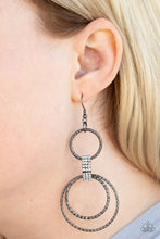 Load image into Gallery viewer, Getting Hitched - Black earring 2037
