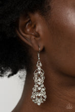 Load image into Gallery viewer, Diva Decorum - White earring 2084
