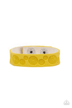 Load image into Gallery viewer, Follow The Wildflowers - Yellow snap bracelet A024
