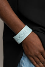 Load image into Gallery viewer, Butterfly Canopy - Blue urban bracelet 1623
