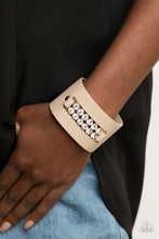 Load image into Gallery viewer, Runway Rebellion - Brown snap bracelet B053
