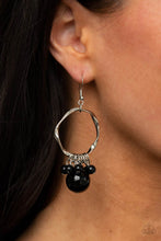 Load image into Gallery viewer, Delectably Diva - Black earring 2096
