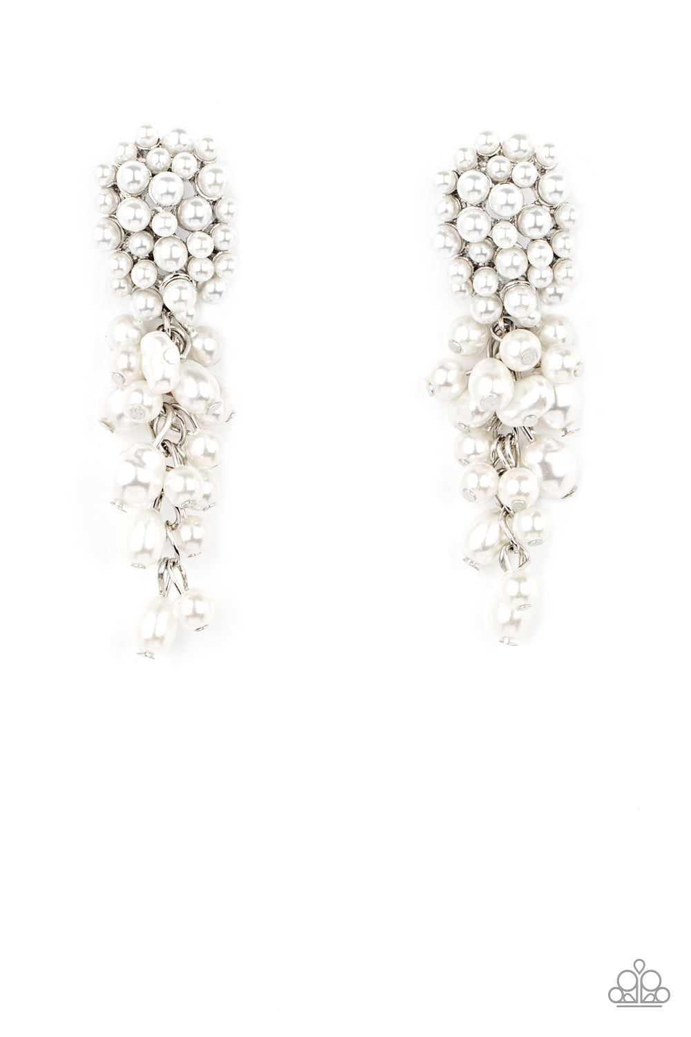 Fabulously Flattering - White post earring 795