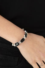 Load image into Gallery viewer, Fashion Fable - Black bracelet 565
