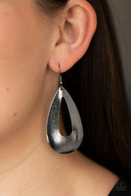 Load image into Gallery viewer, Hand It OVAL! - Black earring 2151
