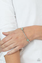 Load image into Gallery viewer, Gleam-Getter - Green bracelet 774

