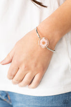 Load image into Gallery viewer, Cottage Season - Pink bracelet 1734
