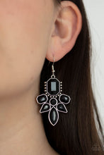 Load image into Gallery viewer, Vacay Vixen - Black earring F039
