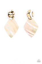 Load image into Gallery viewer, Alluringly Lustrous - Gold post earring 796
