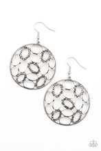 Load image into Gallery viewer, Watch OVAL Me - Silver earring F009
