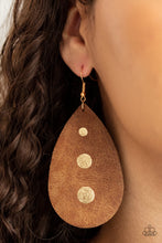 Load image into Gallery viewer, Rustic Torrent - Gold earring 2152
