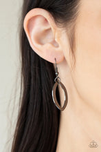 Load image into Gallery viewer, The OVAL-achiever - Black necklace B128
